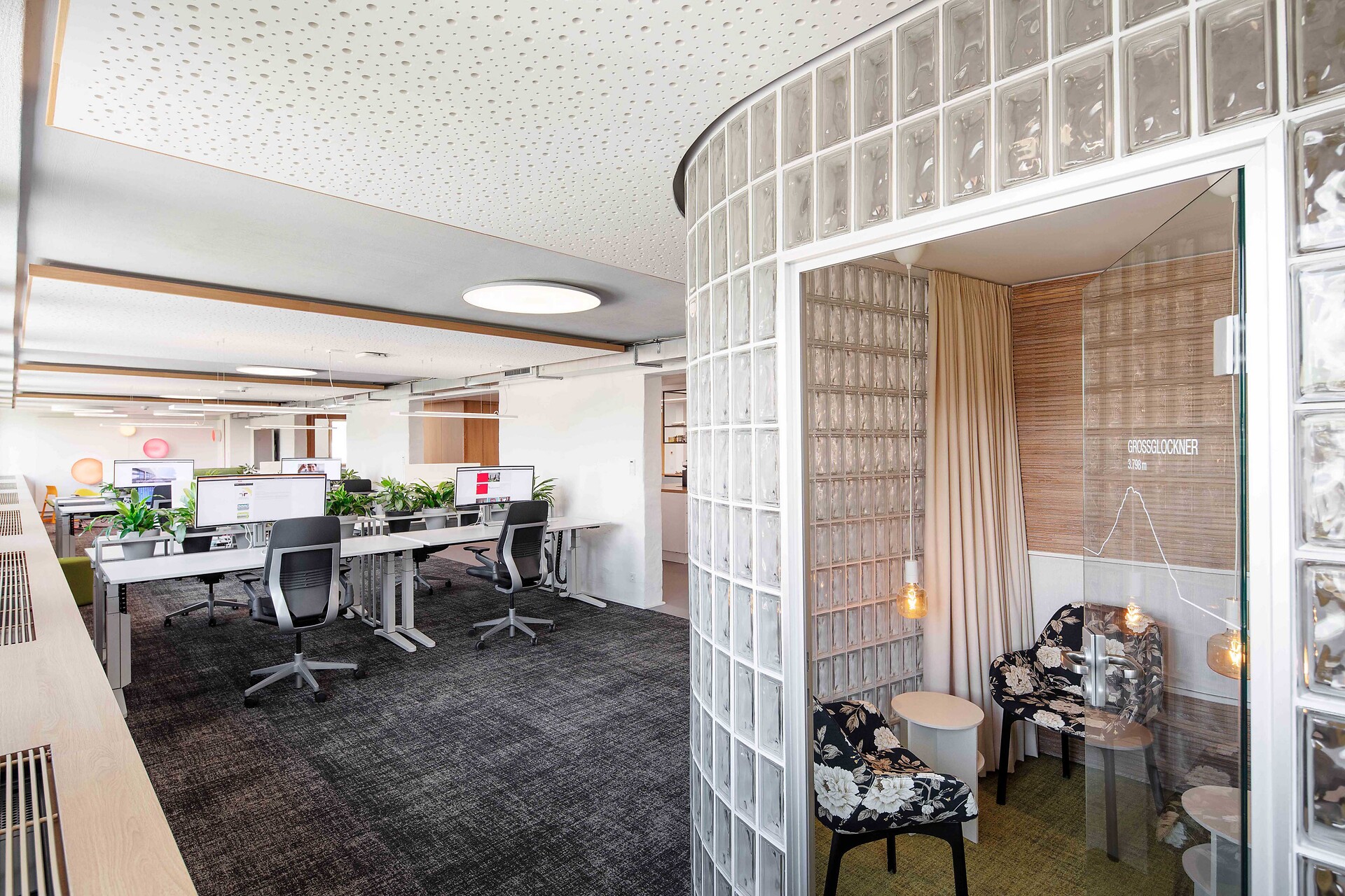 IHK-Immobilienpreis 2025 - Evangelisches Siedlungswerk in Bayern GmbH (Bild 2: Offene Bürowelt) Foto: Evangelisches Siedlungswerk ESW