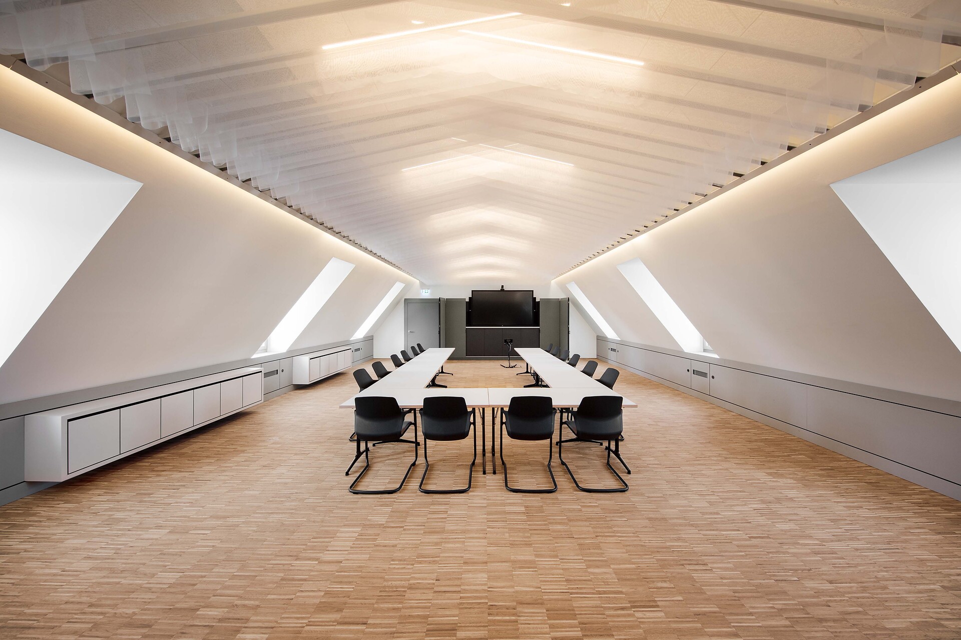 IHK-Immobilienpreis 2025 - Evangelisches Siedlungswerk in Bayern GmbH (Bild 3: Neuer Besprechungsraum) Foto: Christian Höhn Photography