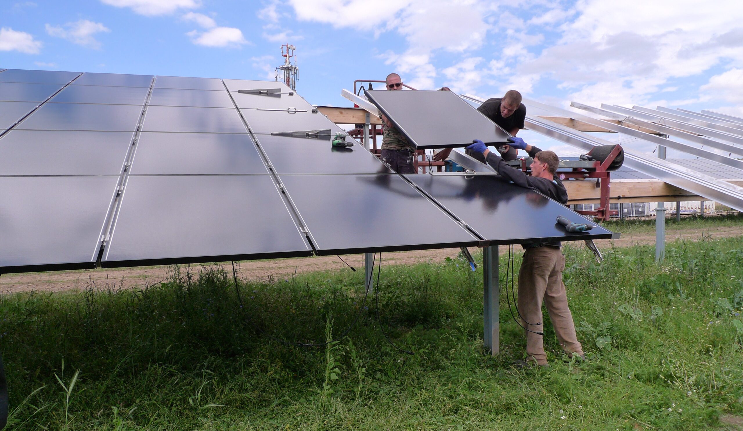 Installation von Solarzellen durch die N-ERGIE